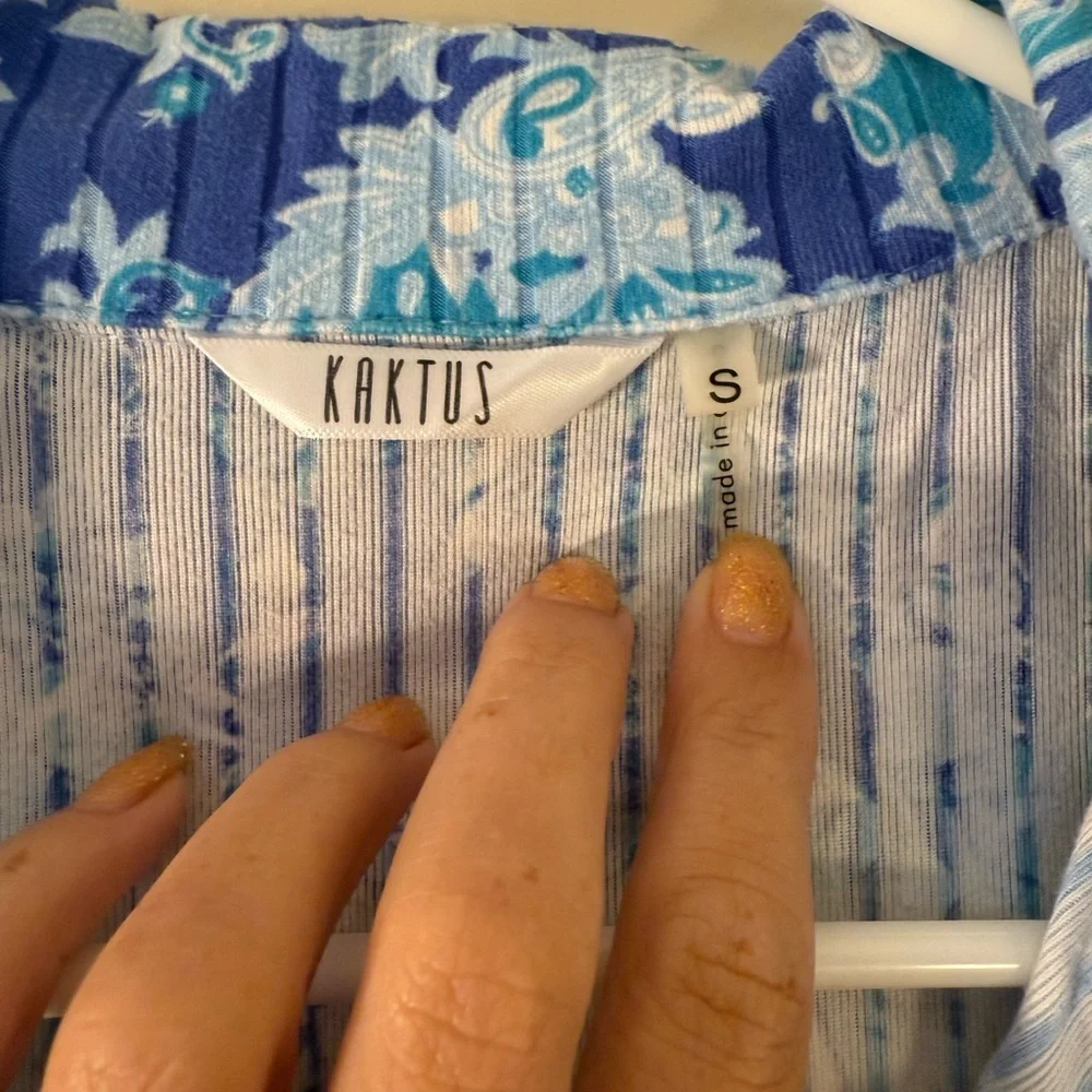 Cathy Daniels Blue & Teal Floral Patchwork Collared Sleeveless Top - Picture 2 of 12